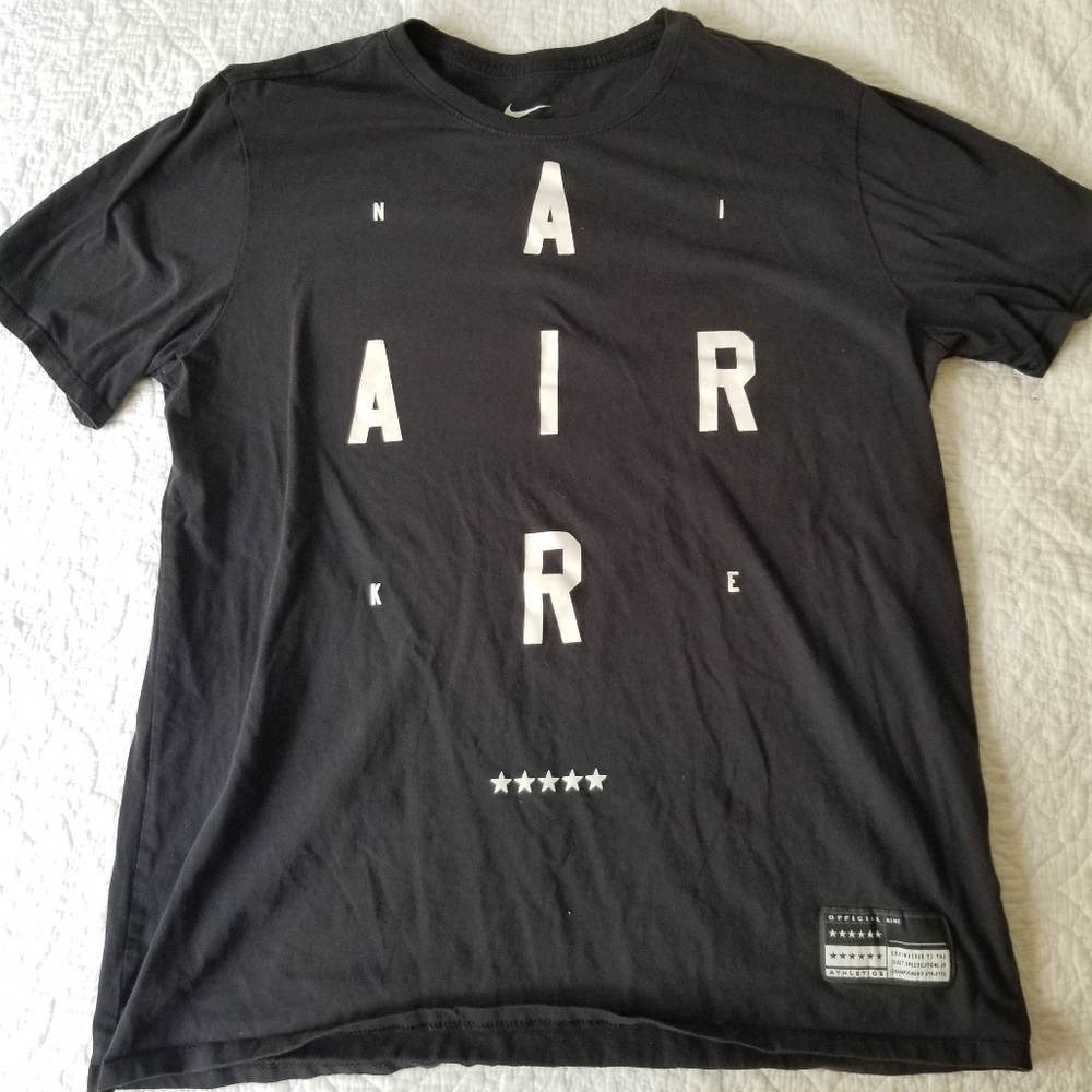 Men's nike black graphic tee